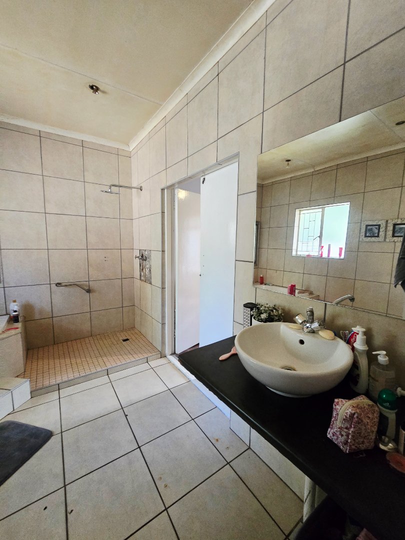 5 Bedroom Property for Sale in Flamwood North West